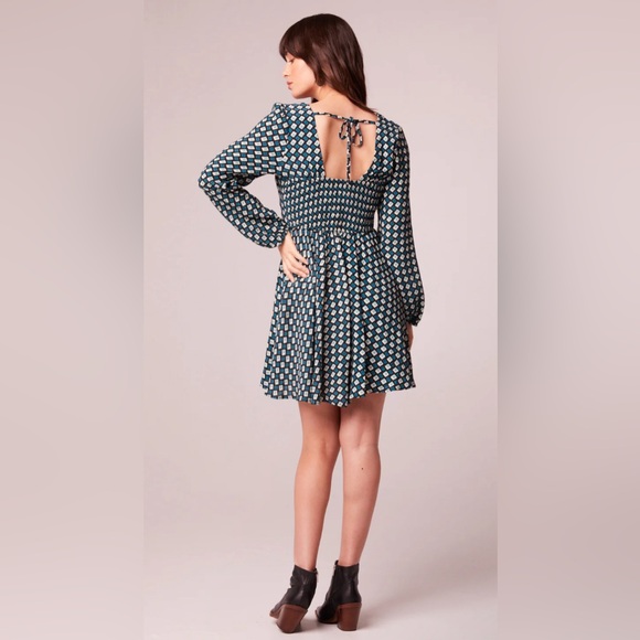GENEVIEVE TEAL DIAMOND LONG SLEEVE MINI DRESS - Picture 2 of 5